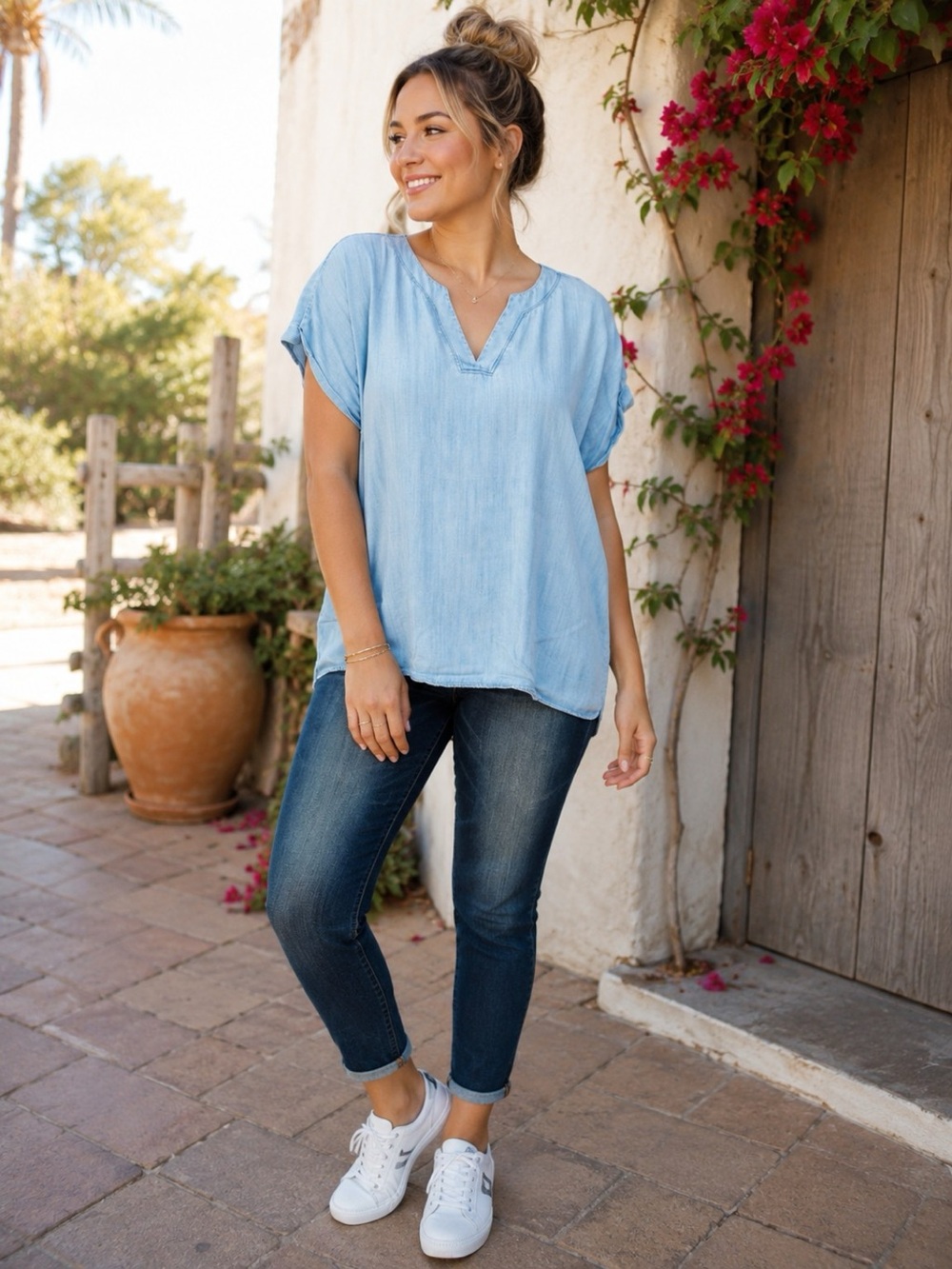 Chico’s Size 3 Tencel Lyocell Chambray Denim Blue Split Neck Tunic Top